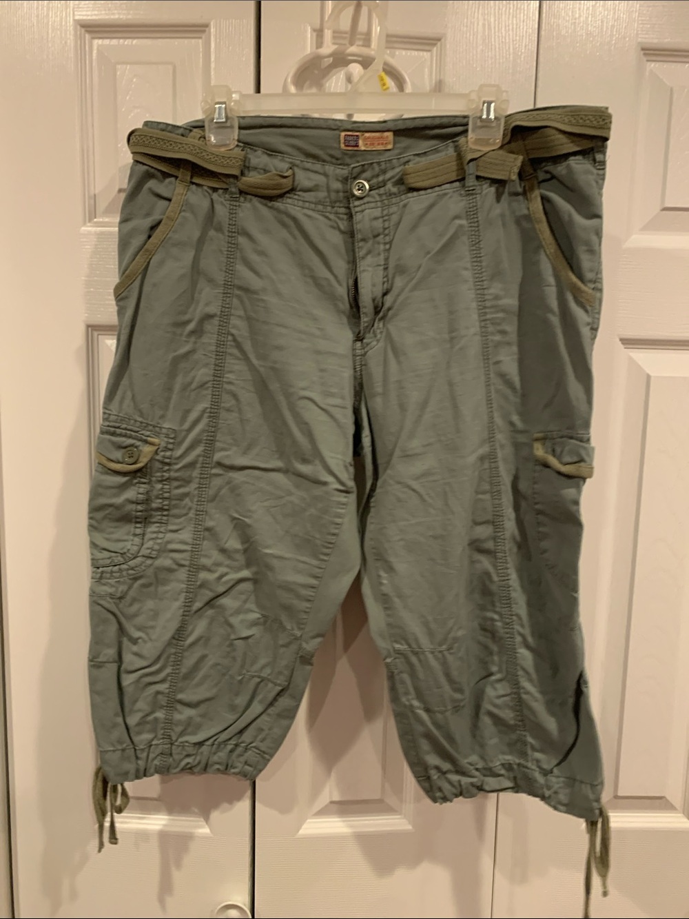 Faded Glory Olive Green Cargo Capris with Drawstring Hem